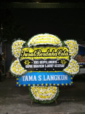 Papan Bunga Duka di Apitalawu